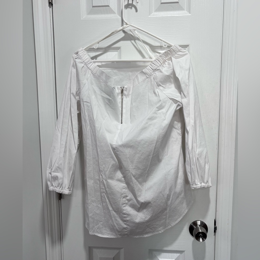 💚White House Black Market Crisp White Blouse💚 - Picture 3 of 11